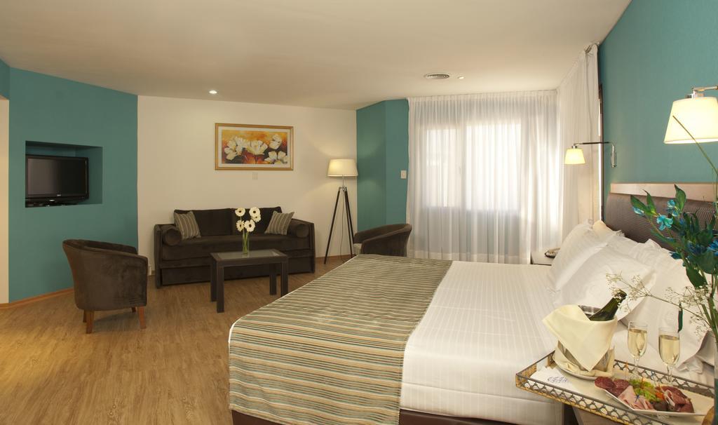 Land Express Hotel